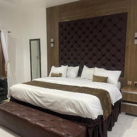 Murphy'S Mansion Resort Umuahia Extérieur photo