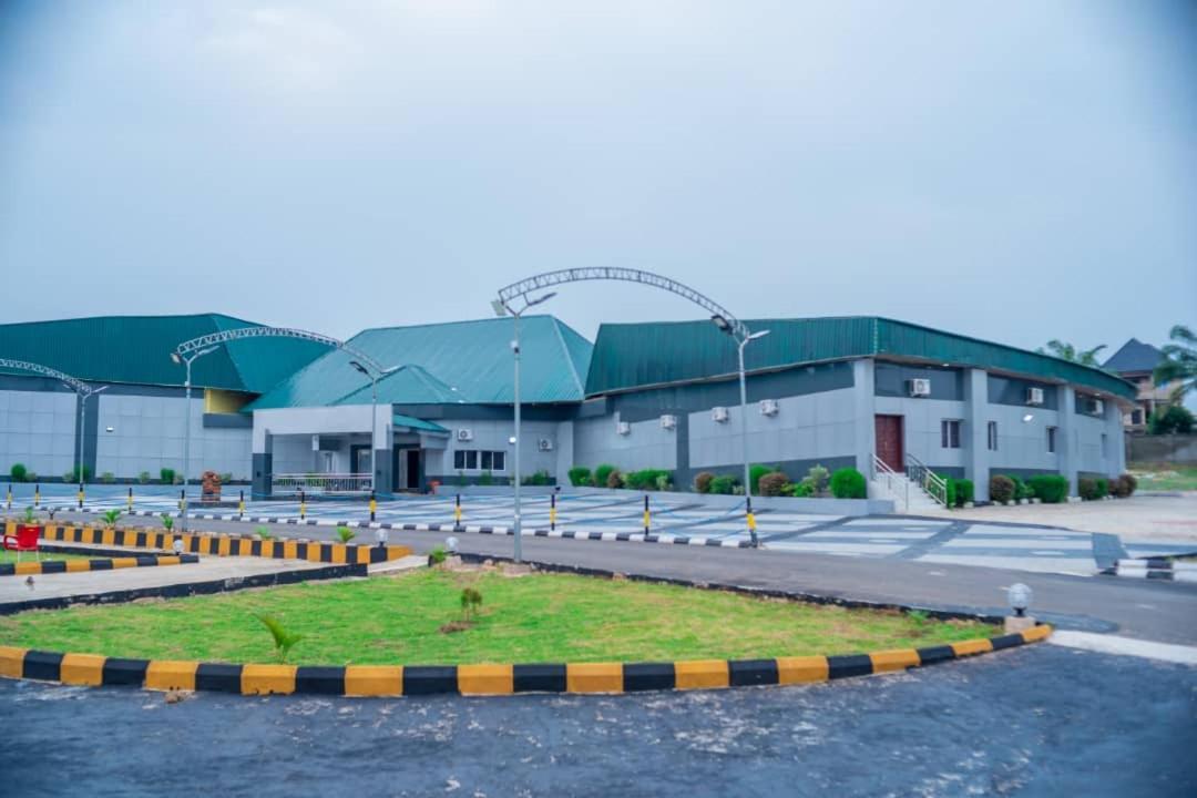 Murphy'S Mansion Resort Umuahia Extérieur photo